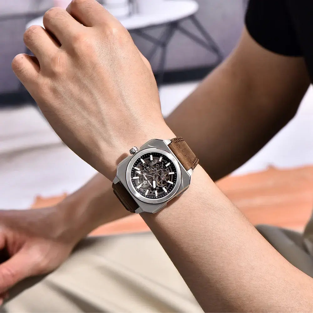 Montre haut de gamme avec bracelet cuir confortable