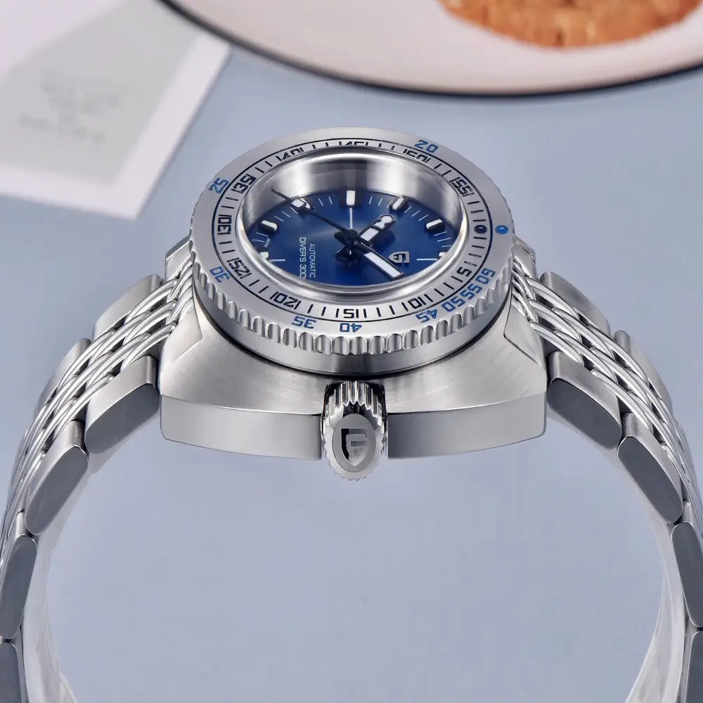 Montre sport chic avec bracelet acier inoxydable premium