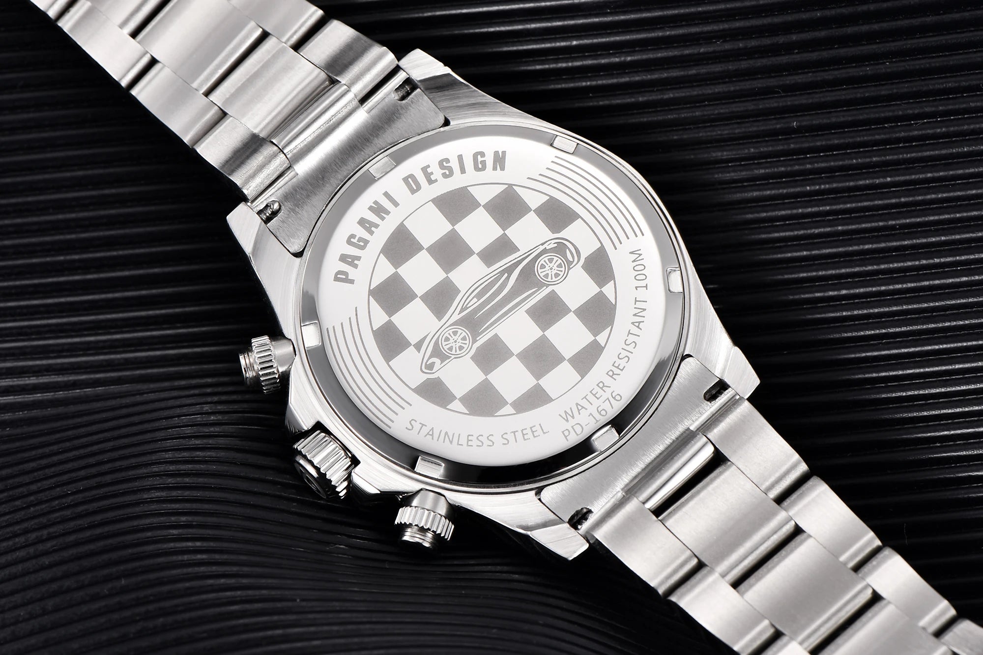 Montre quartz chronographe acier homme avec cadran raffiné, fonction chronomètre et fermoir sécurisé.