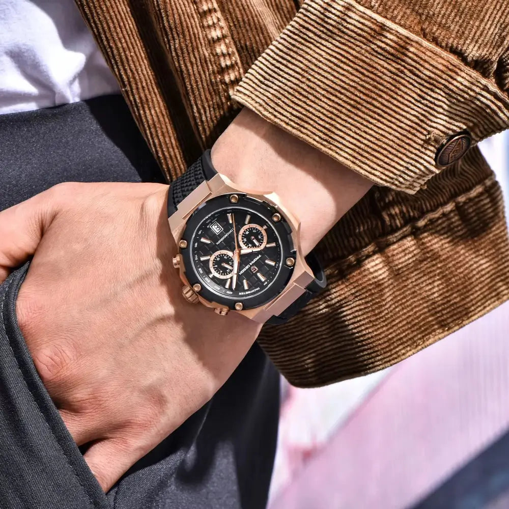Montre sport luxe avec chronographe et verre saphir