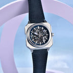Profil de la montre squelette au design contemporain