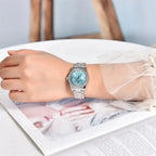 Montre quartz haut de gamme avec verre saphir anti-rayures et style contemporain