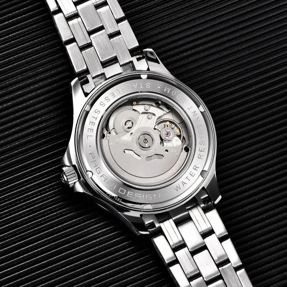 Montre automatique de plongée avec style raffiné