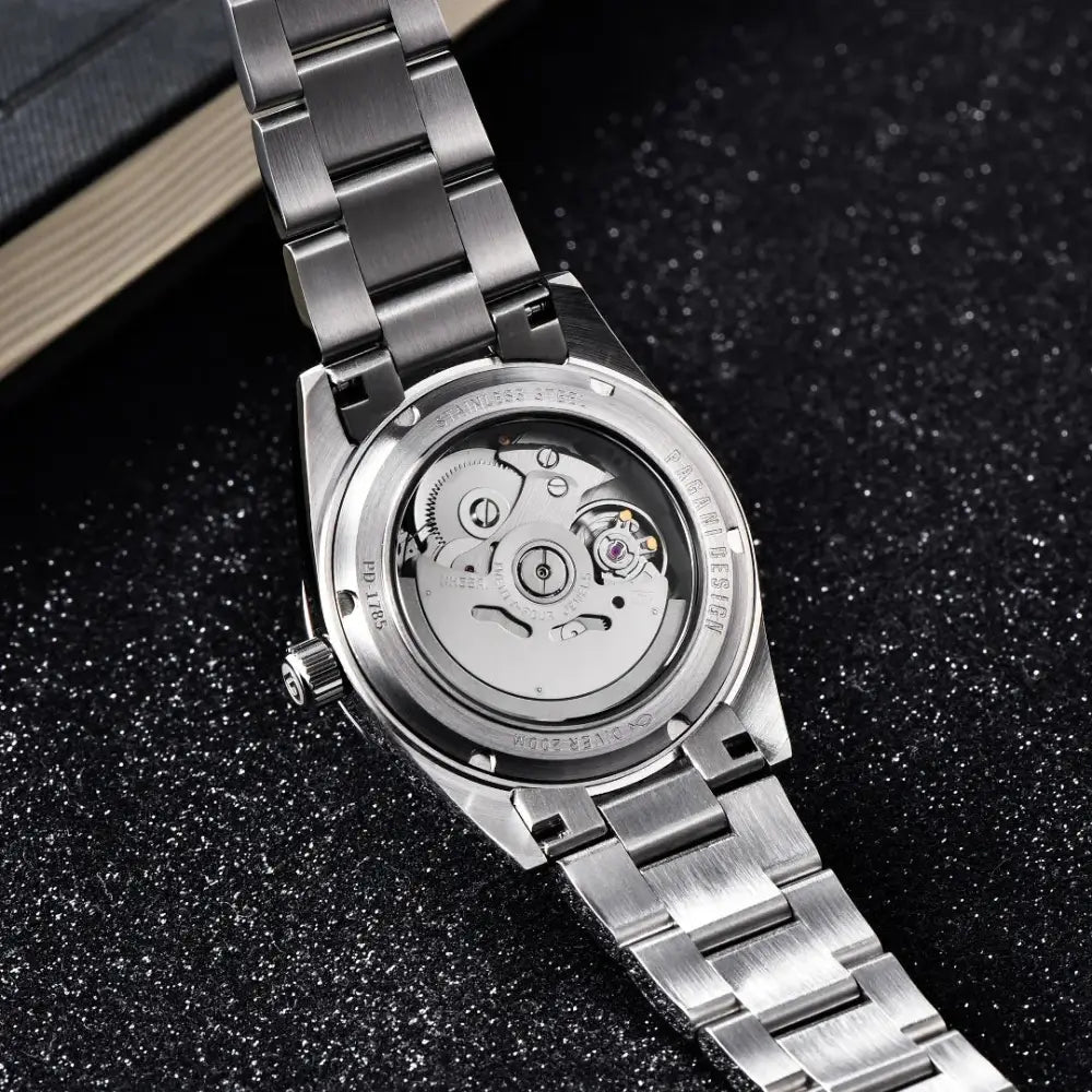 Montre automatique luxe avec chronographe sportif intégré