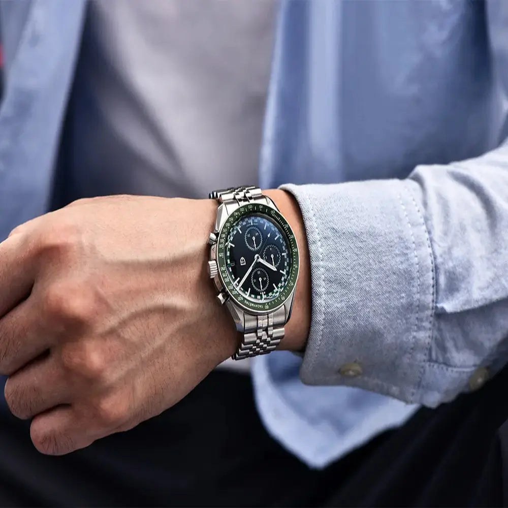 Montre chronographe avec calendrier complet intégré