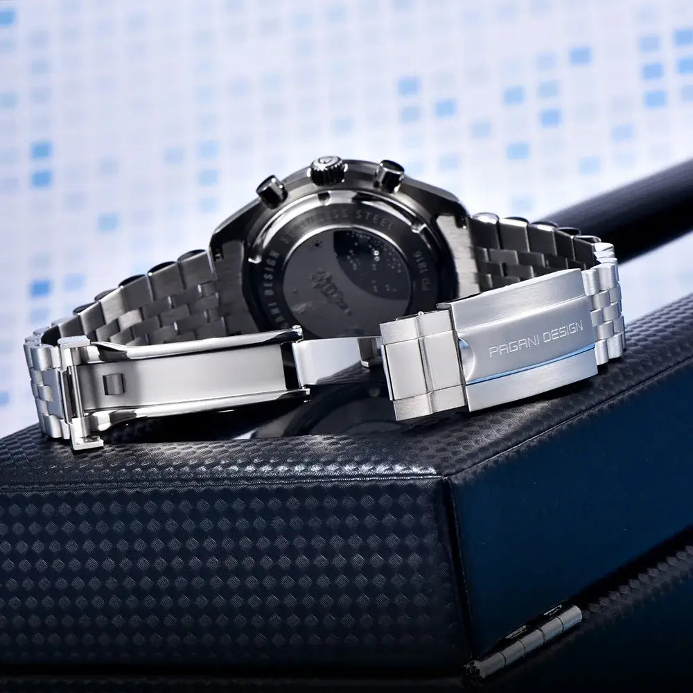 Montre luxe sportive adaptée aux activités extérieures