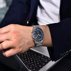 Montre élégante avec boîtier acier inoxydable durable