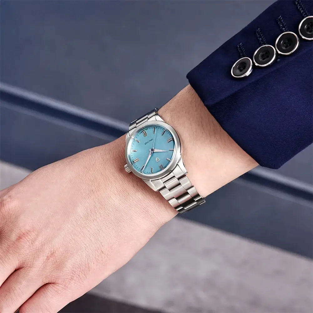 Montre homme raffinée au design minimaliste contemporain