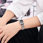 Montre Quartz Élégance Royale portée au poignet