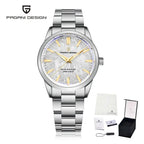 Montre homme élégante en acier inoxydable avec verre saphir, mouvement quartz précis et style contemporain.