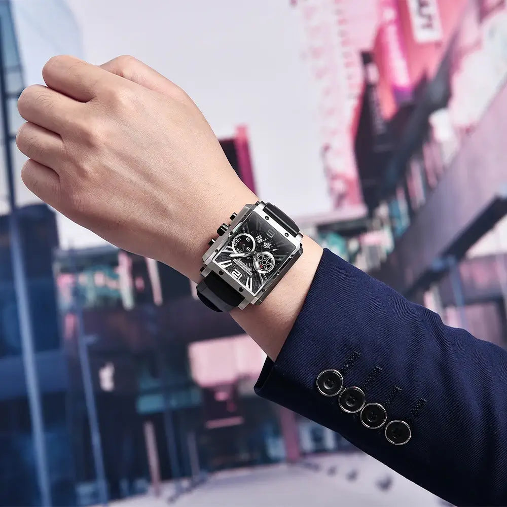 Montre racing sophistiquée adaptée aux tenues casual chic